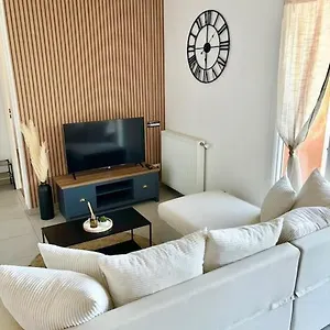 Appartement Moderne Et Spacieux Avec Vue Degagee, Bourgoin-Jallieu